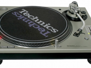 RTHAV - Technics 1200 MK3D Turntable Rental