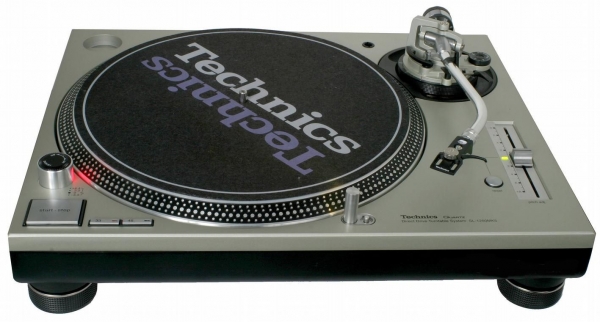 RTHAV - Technics 1200 MK3D Turntable Rental